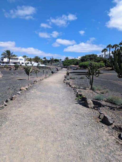 Charming Flat In Los Molinos With Terrace & Pools, Near Playa Bastian Costa Teguise Exteriör bild